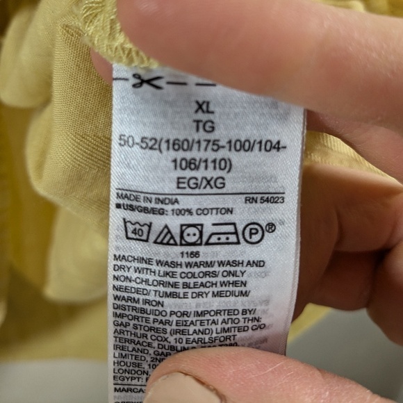 Gap Light Yellow V-Neck Cotton Top Size XL - Picture 3 of 4